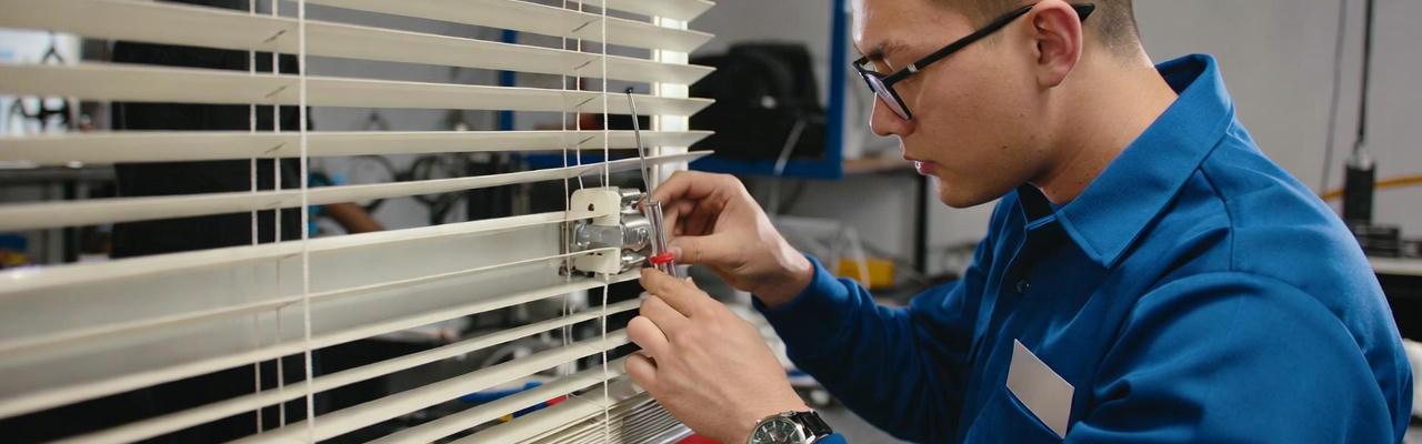 cambio y reparacion de ejes para soportes en persianas en Badalona